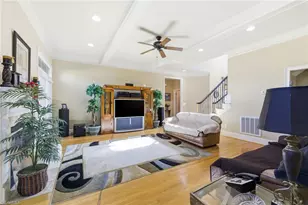 204 Fosseway Dr, Greensboro, NC 27455 - Photo 18