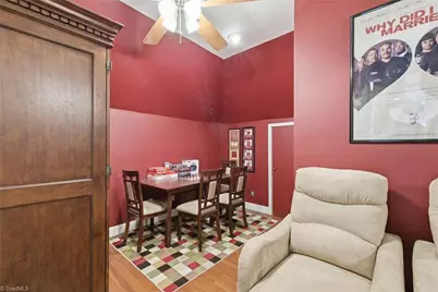 204 Fosseway Drive, Greensboro, NC 27455 - Photo 32