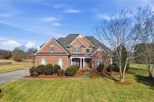 204 Fosseway Dr, Greensboro, NC 27455 - Photo 1