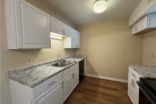 5521 Hornaday Rd, Greensboro, NC 27409 - Photo 14