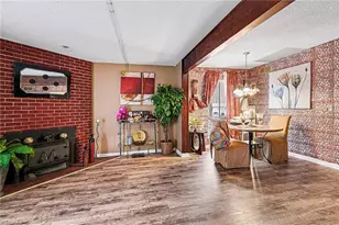 327 E Montcastle Dr, Greensboro, NC 27406 - Photo 6