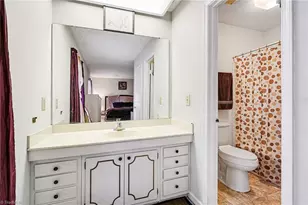 327 E Montcastle Dr, Greensboro, NC 27406 - Photo 16