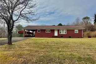 140 Westwood Dr, Mount Airy, NC 27030 - Photo 1