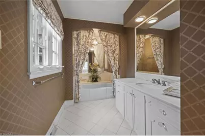3025 N Fairway Drive, Burlington, NC 27215 - Photo 10