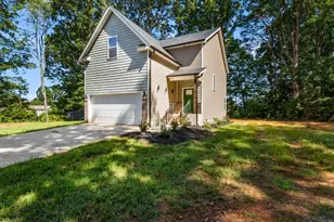 2410 Cedar Ln, Kernersville, NC 27284 - Photo 2