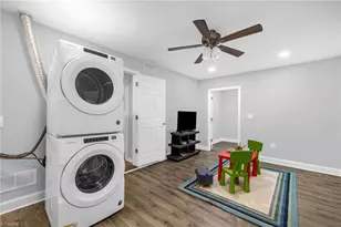 2404 Kery Dr, Greensboro, NC 27408 - Photo 20