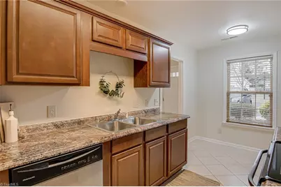 102 Bowen Lake Drive, Kernersville, NC 27284 - Photo 10