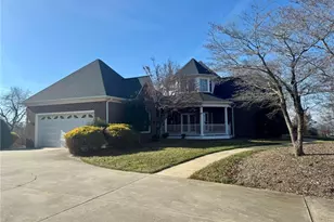 1148 Town N Country Dr, Wilkesboro, NC 28697 - Photo 10