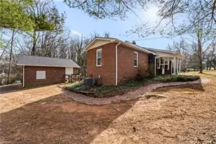 1742 Thompson Dr, Winston-Salem, NC 27127 - Photo 36