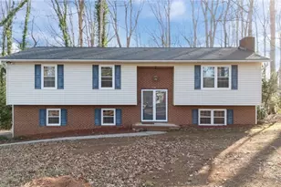 3742 Crosland Rd, Winston-Salem, NC 27106 - Photo 2
