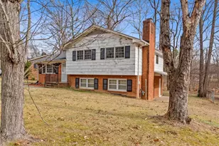 3005 Twin Lakes Dr, Greensboro, NC 27407 - Photo 2