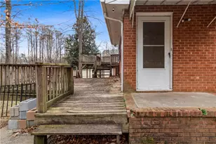 3005 Twin Lakes Dr, Greensboro, NC 27407 - Photo 24