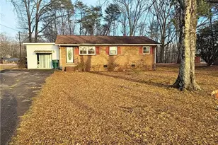 302 Gracie St, Eden, NC 27288 - Photo 1