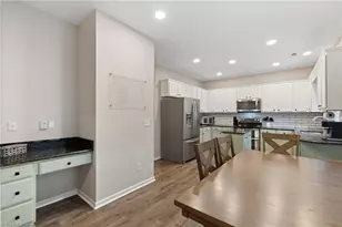6417 Rock Springs Rd, Greensboro, NC 27410 - Photo 16
