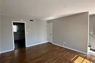 28 Forsyth St, Thomasville, NC 27360 - Photo 2