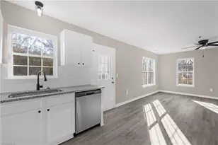 919 Pine St, Greensboro, NC 27401 - Photo 12