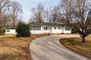 1312 Greenwood Terrace, Burlington, NC 27215 - Photo 2