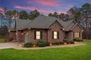 169 King Arthur Ln, Advance, NC 27006 - Photo 2