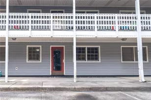 2890 Carriage Dr, Winston-Salem, NC 27106 - Photo 2