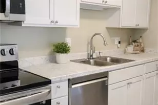 5733 Bramblegate Rd, Greensboro, NC 27409 - Photo 10