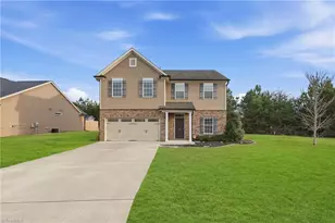 142 Bald Cypress Dr, Winston-Salem, NC 27127 - Photo 2