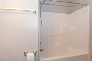 4239 Fairwood Dr, Greensboro, NC 27406 - Photo 30