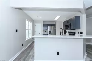 4239 Fairwood Dr, Greensboro, NC 27406 - Photo 10