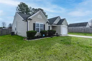 4239 Fairwood Dr, Greensboro, NC 27406 - Photo 4