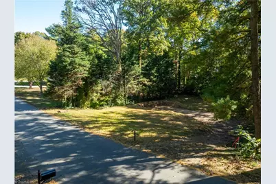 1039 Huntingdon Road, Winston-Salem, NC 27104 - Photo 1