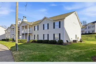 7129 Friendly Avenue #D, Greensboro, NC 27410 - Photo 4