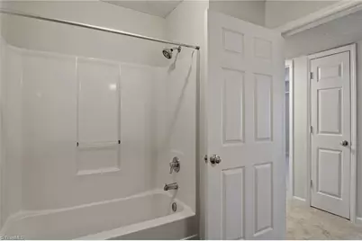 7129 Friendly Avenue #D, Greensboro, NC 27410 - Photo 32