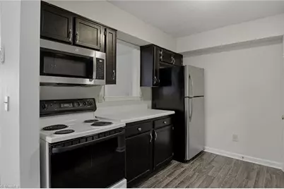 7129 Friendly Avenue #D, Greensboro, NC 27410 - Photo 16