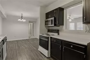 7129 Friendly Ave, Greensboro, NC 27410 - Photo 20