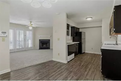 7129 Friendly Avenue #D, Greensboro, NC 27410 - Photo 14