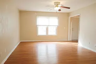 528 Apple Ridge Rd, Greensboro, NC 27406 - Photo 6