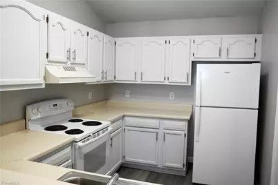 3131 Woodpoint Street, Jamestown, NC 27282 - Photo 8