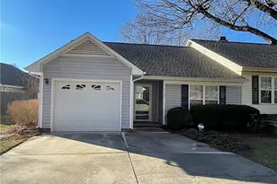 3131 Woodpoint St, Jamestown, NC 27282 - Photo 2