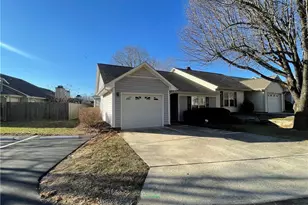 3131 Woodpoint St, Jamestown, NC 27282 - Photo 1