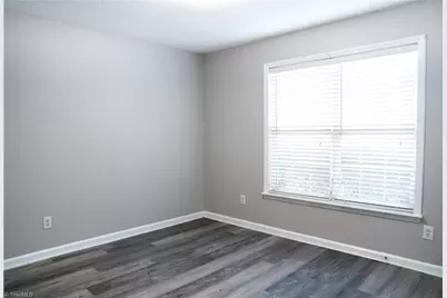 3131 Woodpoint Street, Jamestown, NC 27282 - Photo 4