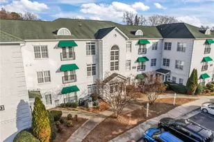 108 Sunset Cir, Greensboro, NC 27408 - Photo 2