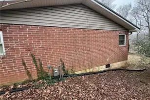 220 Curry Rd, High Point, NC 27265 - Photo 4