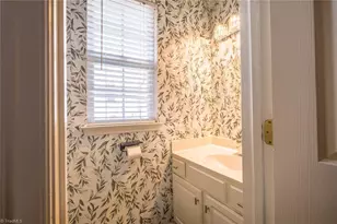 1416 Pondhaven Dr, High Point, NC 27265 - Photo 28