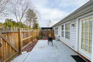 3963 Cobblestone Bend Dr, High Point, NC 27265 - Photo 16