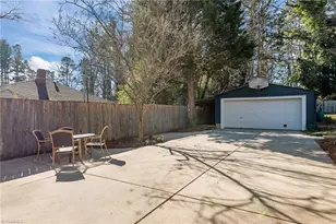 1319 Seminole Dr, Greensboro, NC 27408 - Photo 32