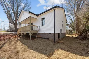 704 North St, Graham, NC 27253 - Photo 24
