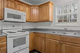 3321 Dairy Point Dr, High Point, NC 27265 - Photo 20