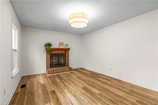 976 Chatfield Dr, Jamestown, NC 27282 - Photo 8