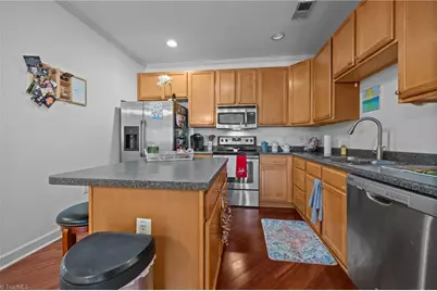 7102 W Friendly Avenue #304, Greensboro, NC 27410 - Photo 6