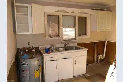 1813 Ontario Street, Greensboro, NC 27403 - Photo 2