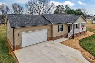 522 N Staley St, Liberty, NC 27298 - Photo 26